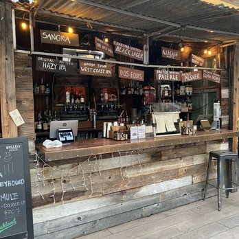 Mad Oak - Bars Near Me - Oakland, California