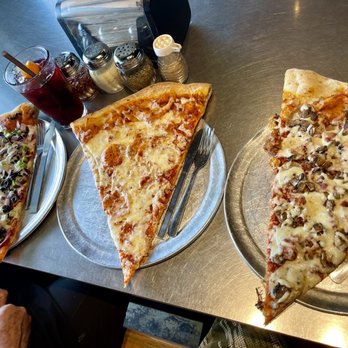 Lazy Moon Pizza - It's good pizza  but not the same. - Pizza Near Me - Orlando, Florida
