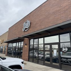 Joe’s Pub & Grill - New Albany - Outside