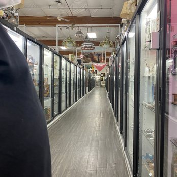 Brass Armadillo Antique Mall - How each aside looses like - Antiques Near Me - Phoenix, Arizona