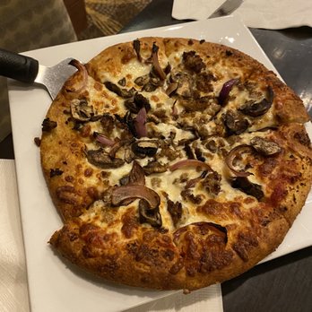 Spencer’s Pub - Sausage and mushroom pizza - Pubs Near Me - Williams, Arizona Spencer’s Pub - Sausage and mushroom pizza - Pubs Near Me - Williams, Arizona