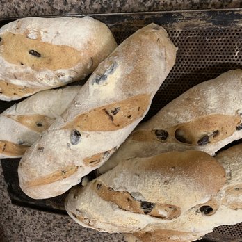 Salento - Pane con olive nere - Italian Near Me - Lübeck, SH Salento - Pane con olive nere - Italian Near Me - Lübeck, SH
