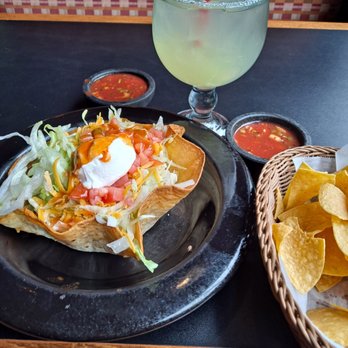 Mazatlan Restaurant - Margarita excellent, chips & salsa great, taco salad kinda sad - Mexican Near Me - Mountlake Terrace, Washington Mazatlan Restaurant - Margarita excellent, chips & salsa great, taco salad kinda sad - Mexican Near Me - Mountlake Terrace, Washington