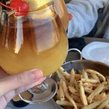 MB Grille - Mai Tai  and garlic fries - New American Near Me - Simi Valley, California