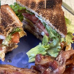 Breakfast club sandwich with extra bacon