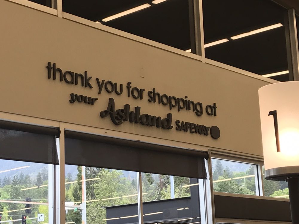 SAFEWAY Updated September 2024 34 Reviews 585 Siskiyou Blvd