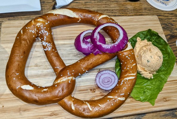 Max Bratwurst und Bier by null