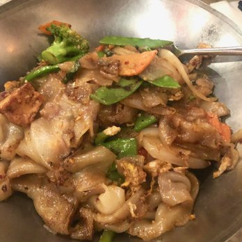 Laut - Drunk Man Noodle with Vegetables - Thai Near Me - New York, New York Laut - Drunk Man Noodle with Vegetables - Thai Near Me - New York, New York