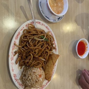 Big Heng - 15. Chicken Lo Mein Lunch Special - Chinese Near Me - Peoria, Arizona