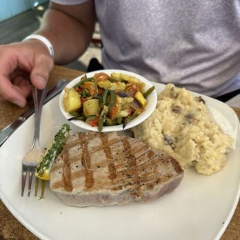 Miller's Waterfront Restaurant - Tuna with vegetables and mashed potatoes - Seafood Near Me - Nags Head, North Carolina Miller's Waterfront Restaurant - Tuna with vegetables and mashed potatoes - Seafood Near Me - Nags Head, North Carolina