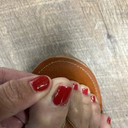 Leon Nails - Bad pedicure. Terrible full set.