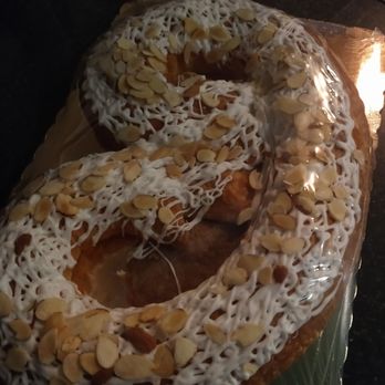 Uncle Mikes Bake Shoppe - Bakeries Near Me - De Pere, Wisconsin