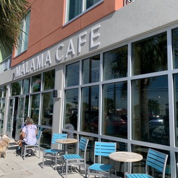 Mālama Cafe - Outside seating tables. - Juice Bars & Smoothies Near Me - Carolina Beach, North Carolina