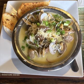Sasquatch Tavern and Grill - Steamed clams. Huge and deep bowl full!!! - American Near Me - Verdi, Nevada