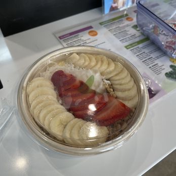 Robeks Fresh Juices & Smoothies - Juice Bars & Smoothies Near Me - Reseda, California
