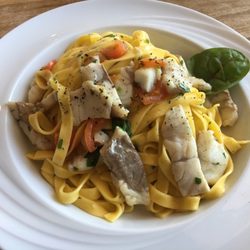 Ristorante Kaisertempel - Ristorante Kaisertempel: Hausgemachte Tagliatelle mit Fisch