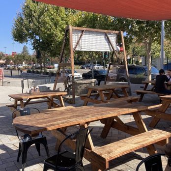 Canyons Barbeque - Outdoor seating - Barbeque Near Me - Castro Valley, California Canyons Barbeque - Outdoor seating - Barbeque Near Me - Castro Valley, California