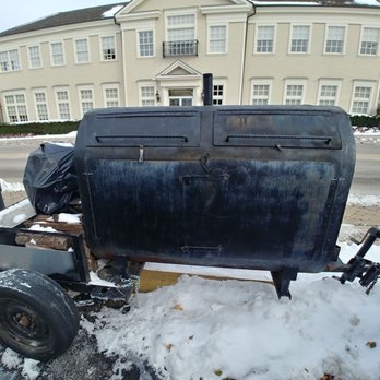 Canteen Restaurant - They'll smoke a pig on-site. - American Near Me - Barrington, Illinois Canteen Restaurant - They'll smoke a pig on-site. - American Near Me - Barrington, Illinois