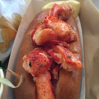 Lobster West - Connecticut style Lobster Roll with extra meat - Seafood Near Me - Encinitas, California Lobster West - Connecticut style Lobster Roll with extra meat - Seafood Near Me - Encinitas, California