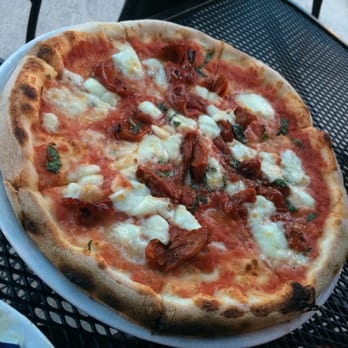 Fiammé - Regina Margherita. I give it a 3.5/5 - Pizza Near Me - Naperville, Illinois
