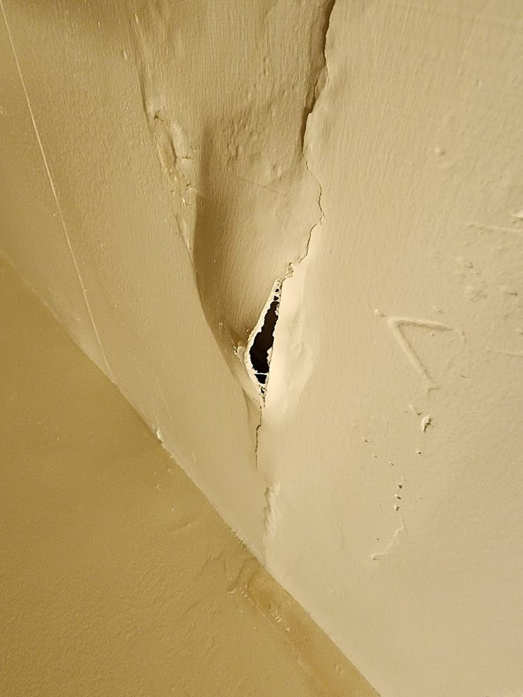 CAMELOT SQUARE APARTMENTS Updated August 2024 125 Camelot Sq