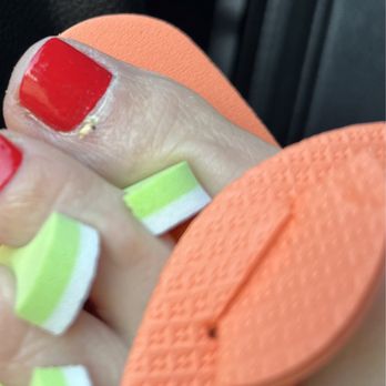 Fashion Nails - Took a chunk out of my cuticle causing it to bleed. Then put a powder on it to stop bleeding, which made it worse - Nail Salons Near Me - Clearwater, Florida
