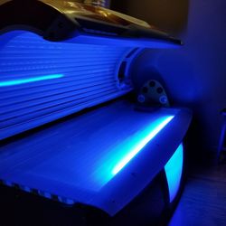 Paradise Tanning Gallery - We left the night light on for you - open until 10PM Mon-Sat (Sun 7pm)