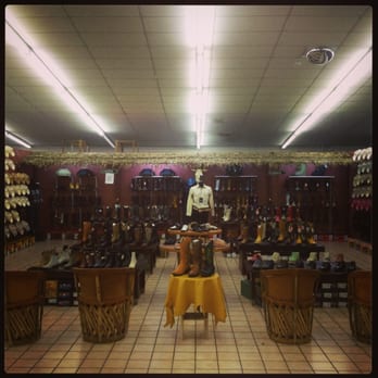 Mex Leather - Went to mexleather today and loved this beautiful setup. - Leather Goods Near Me - Pasco, Washington Mex Leather - Went to mexleather today and loved this beautiful setup. - Leather Goods Near Me - Pasco, Washington