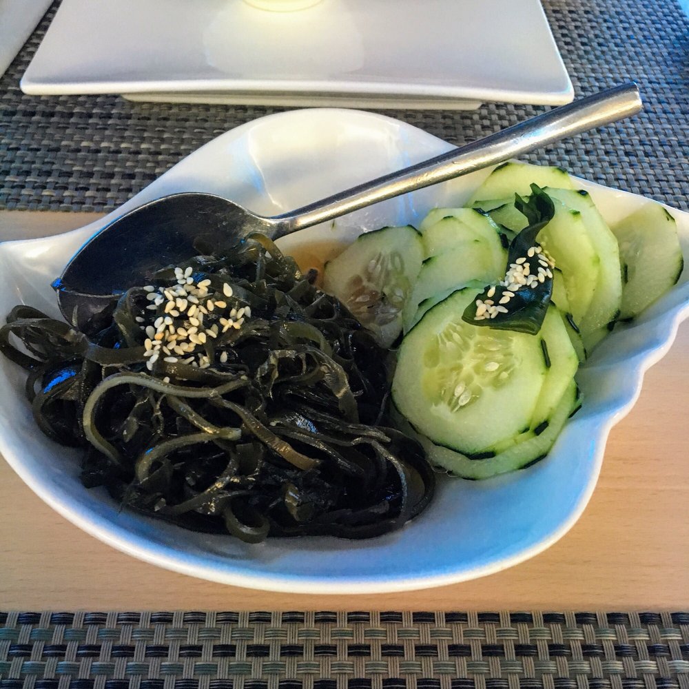 Osaka III - Alga con pipino €3.85 - Japanese Near Me - Valencia, V