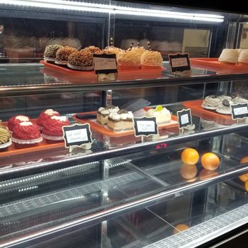 Queen Tea - Cupcake display - Bubble Tea Near Me - Kennesaw, Georgia Queen Tea - Cupcake display - Bubble Tea Near Me - Kennesaw, Georgia