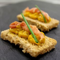 La Marmite Mobile - #traiteur, toast au caviar de courgette, jambon de Parme