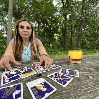 Botanica Guadalupe - Quiere que le lea las cartas? - Supernatural Readings Near Me - Kansas City, Missouri Botanica Guadalupe - Quiere que le lea las cartas? - Supernatural Readings Near Me - Kansas City, Missouri