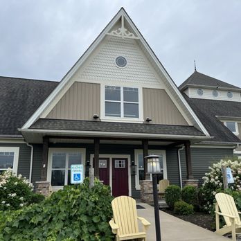 High & Low Winery - Front entrance - Wine Tasting Room Near Me - Medina, Ohio High & Low Winery - Front entrance - Wine Tasting Room Near Me - Medina, Ohio