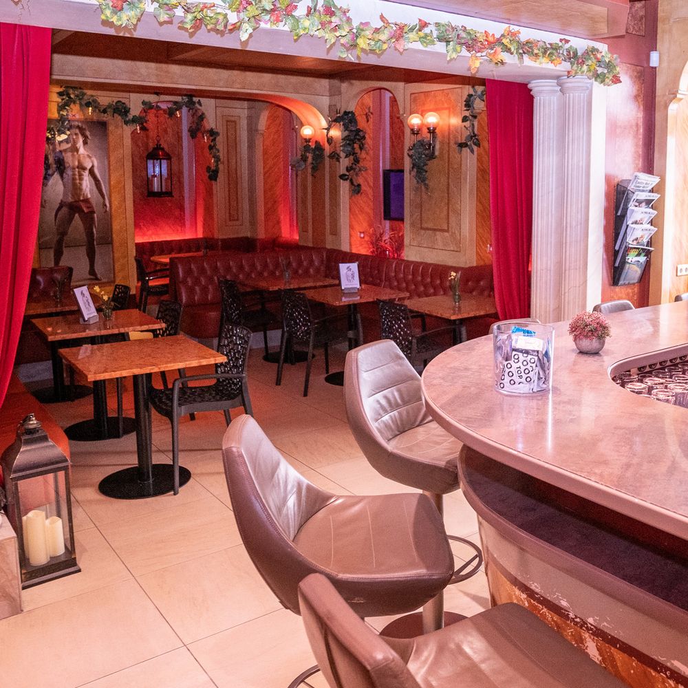 Puff Wien inviting with steamy delights