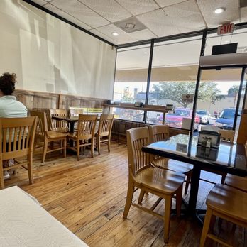 Pita Planet - two people sitting at a table - Kosher Near Me - Myrtle Beach, South Carolina