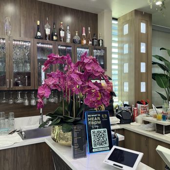 Milano Nail Spa The Heights - Interior decor - Nail Salons Near Me - Houston, Texas Milano Nail Spa The Heights - Interior decor - Nail Salons Near Me - Houston, Texas