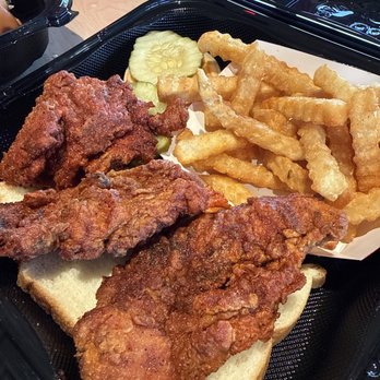 Dave's Hot Chicken - Oily Chicken and fries cooked with old oil for bitter taste. - Chicken Shop Near Me - Fresno, California