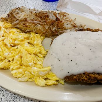 Bluff City Diner - Country fried steak w/white gravy, hash browns, & scrambled eggs - Breakfast & Brunch Near Me - Bluff City, Tennessee