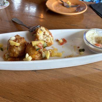 Bahama Breeze - The mango salsa Conch (type of fish) Fritters - Latin American Near Me - Charleston, South Carolina Bahama Breeze - The mango salsa Conch (type of fish) Fritters - Latin American Near Me - Charleston, South Carolina