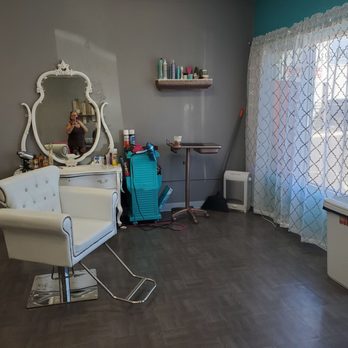 Curl Up N Dye Beauty Bar - Workstation - Hair Salons Near Me - Carson City, Nevada Curl Up N Dye Beauty Bar - Workstation - Hair Salons Near Me - Carson City, Nevada