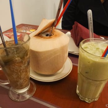 Saigon - Vietnamese herbal dessert, kokosnoot en Vietnamese smoothie (Sinh To Bo (Avocado)). - Vietnamese Near Me - Rotterdam, ZH Saigon - Vietnamese herbal dessert, kokosnoot en Vietnamese smoothie (Sinh To Bo (Avocado)). - Vietnamese Near Me - Rotterdam, ZH