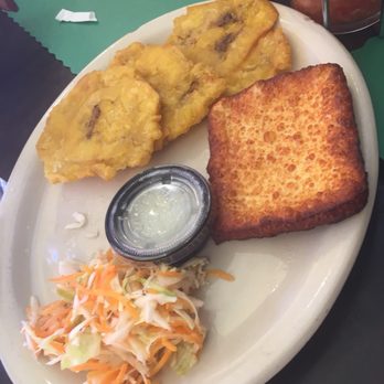 Charcoals Latin Grill - Tostones hawainnos con queso frito - Latin American Near Me - Miami, Florida