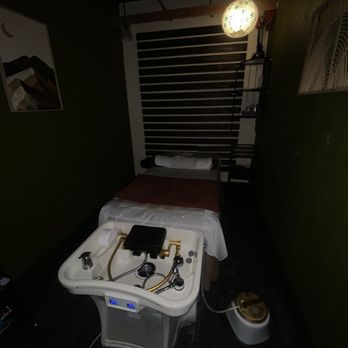 Zen Day Spa Davis - hair spa table - Massage Therapy Near Me - Davis, California