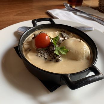 La Vache et le Cuisinier - Poached eggs in mushroom cream - French Near Me - Paris, 75 La Vache et le Cuisinier - Poached eggs in mushroom cream - French Near Me - Paris, 75