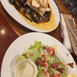 Unwedged salad and beer muscles. Great food! Unwedged salad and beer muscles. Great food!