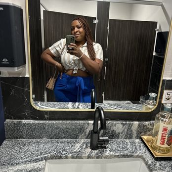 Congregate Kitchen & Lounge - Ladies room - Breakfast & Brunch Near Me - Houston, Texas