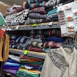 Rincon Mexicanito - Gabán/sarape/poncho for men, children and women. Along with sweaters/hoodies and other style ponchos.
