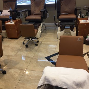 843 Nail & Spa - Nail Salons Near Me - Mount Pleasant, South Carolina
