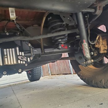 World Famous 4x4 - Rear axle - Auto Repair Near Me - Burbank, California