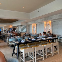 Solstice Oceanfront Bar & Grill - Interior and bar area